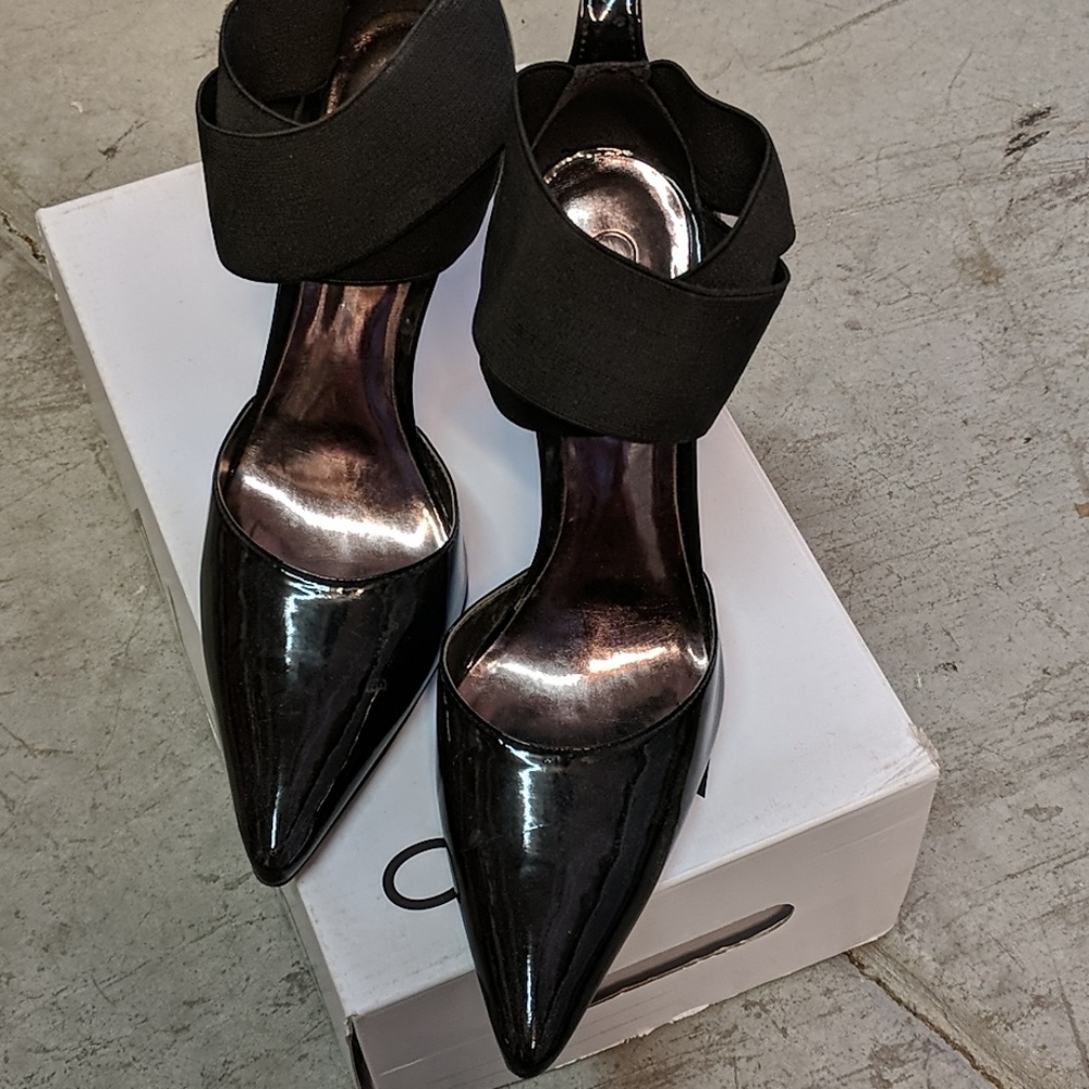 Mixed material patent black stilettos